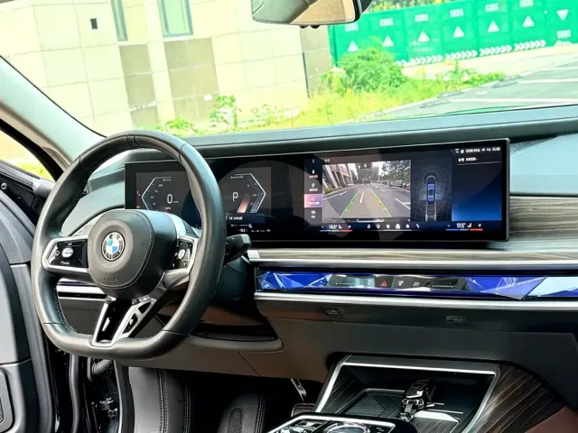 BMW 7 Series — Фото автомобиля 9