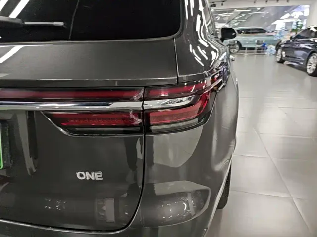 Li Auto ONE — Фото автомобиля 7