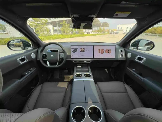 Li Auto L9 — Фото автомобиля 6