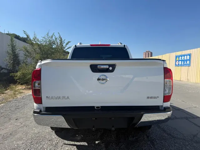 Nissan Navara — Фото автомобиля 8