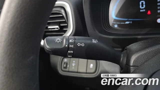 Hyundai Venue — Фото автомобиля 30