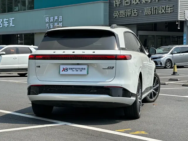 Xpeng G9 — Фото автомобиля 5