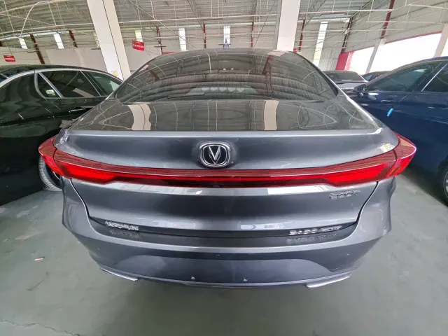 Changan Eado — Фото автомобиля 5