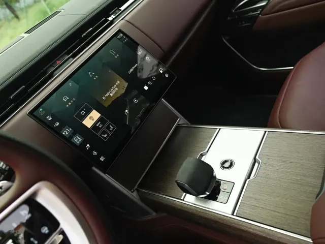 Land Rover Range Rover — Фото автомобиля 10