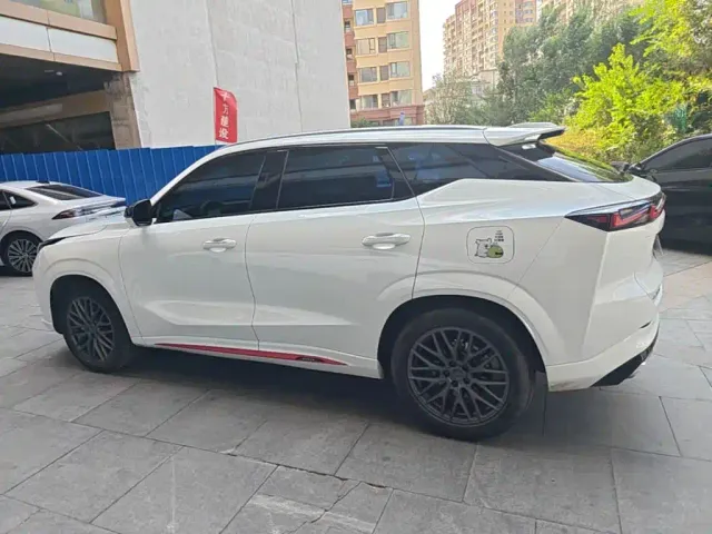 Changan Z6 — Фото автомобиля 4