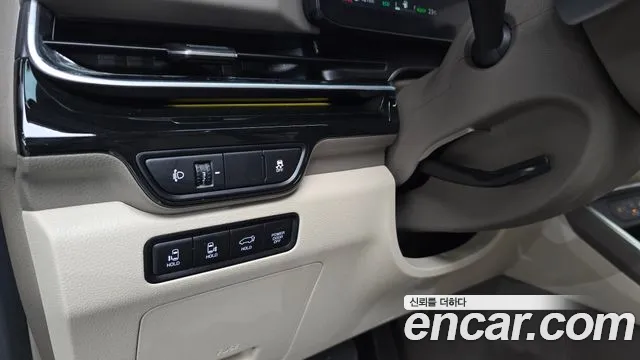 Kia Carnival Generation 4 — Фото автомобиля 27
