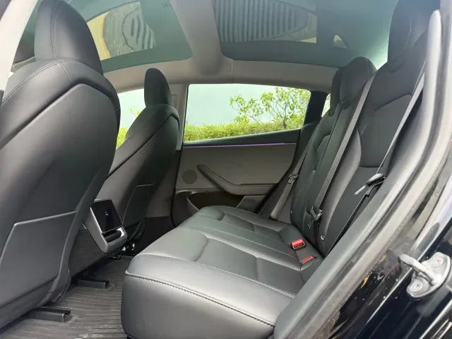 Tesla Model 3 — Фото автомобиля 8