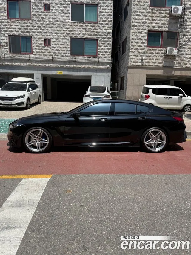 BMW 8 Series G15 — Фото автомобиля 17