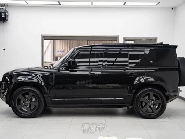 Land Rover Defender — Фото автомобиля 4