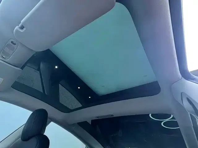 Tesla Model 3 — Фото автомобиля 15