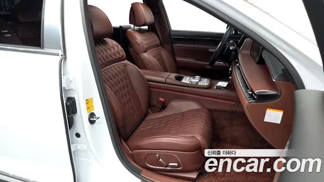 Genesis G90 Бензин 3.5 Turbo e-S/C AWD LWB — Фото автомобиля 11