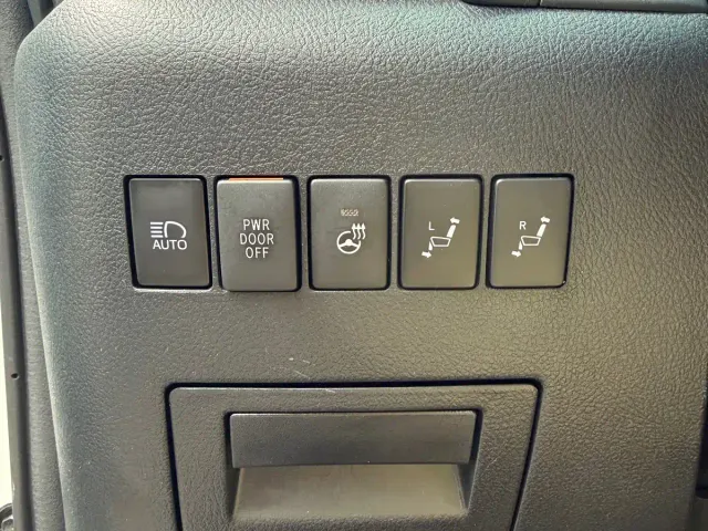 Toyota Alphard — Фото автомобиля 13