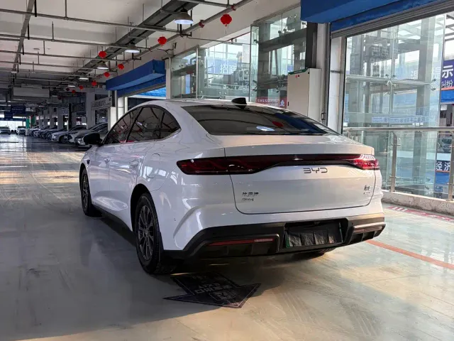 BYD Qin L — Фото автомобиля 6