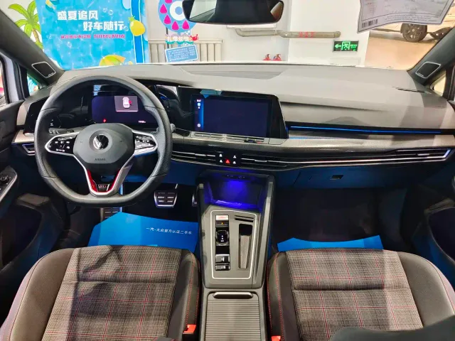 Volkswagen Golf GTI — Фото автомобиля 7