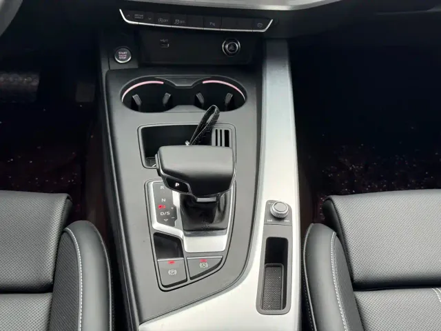 Audi A4L — Фото автомобиля 11