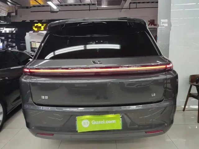 Li Auto L8 — Фото автомобиля 3
