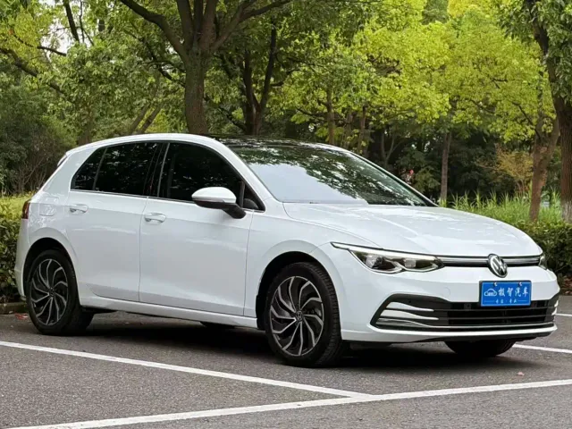 Volkswagen Golf — Фото автомобиля 3