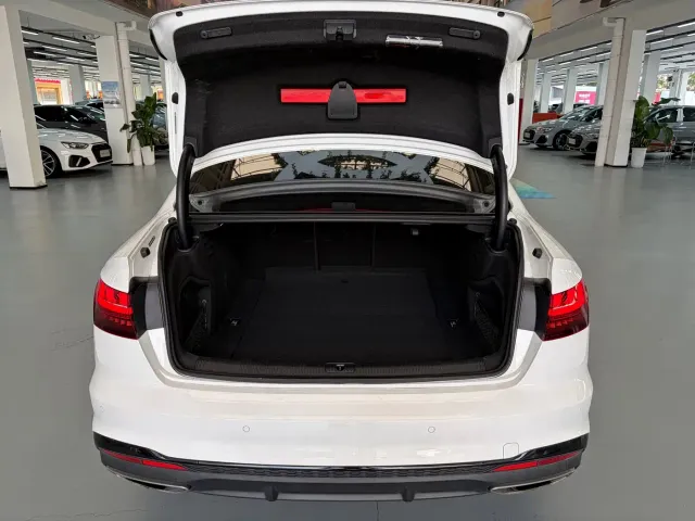 Audi A4L — Фото автомобиля 6