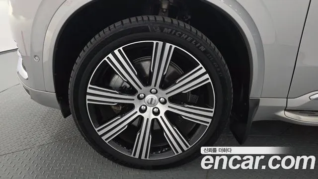 Volvo XC90 — Фото автомобиля 5