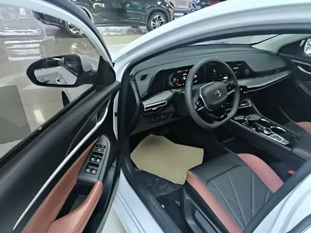 Changan Eado — Фото автомобиля 15