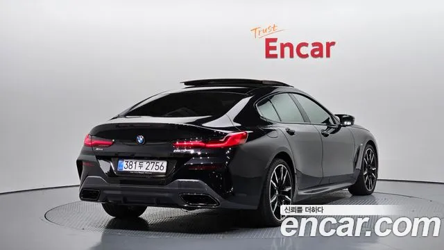 BMW 8-Series — Фото автомобиля 2