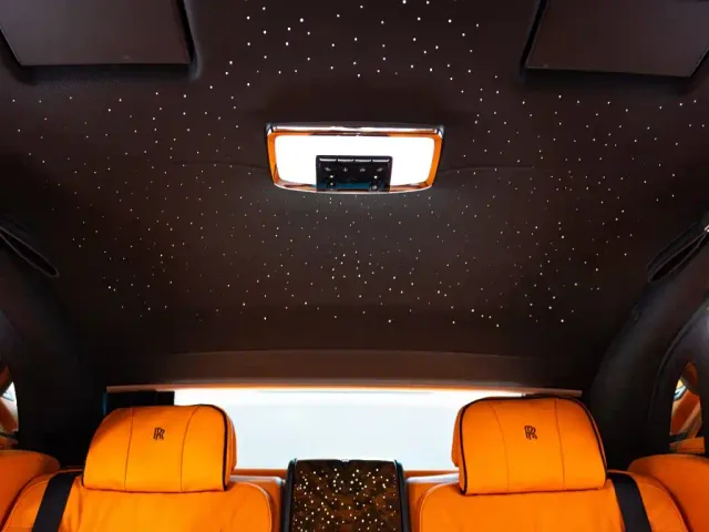 Rolls-Royce Phantom — Фото автомобиля 16