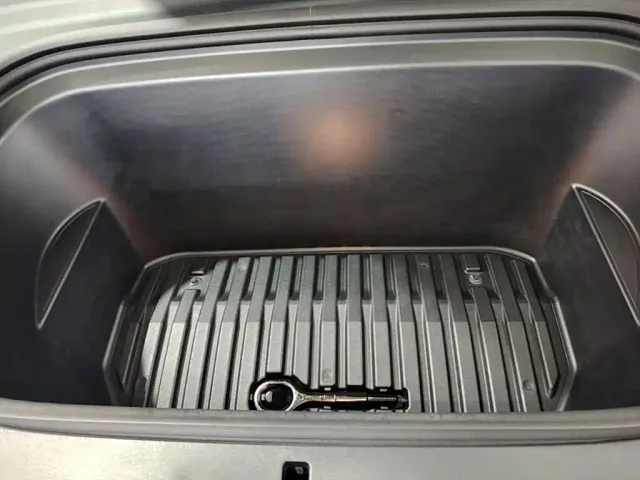 Tesla Model Y — Фото автомобиля 19