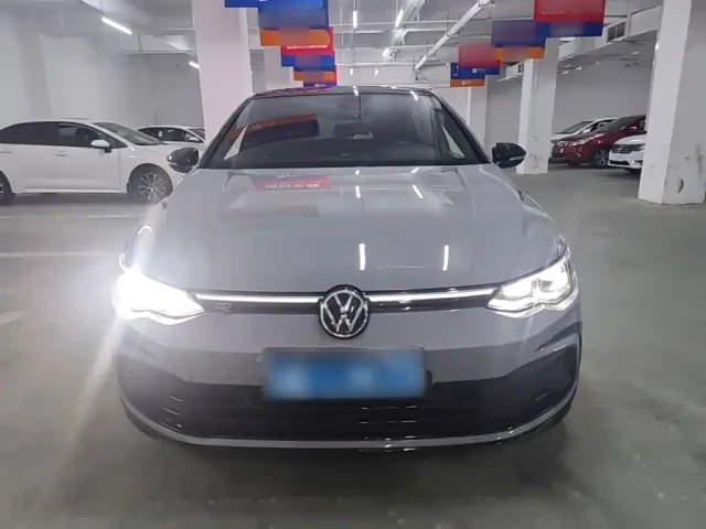 Volkswagen Golf — Фото автомобиля 2