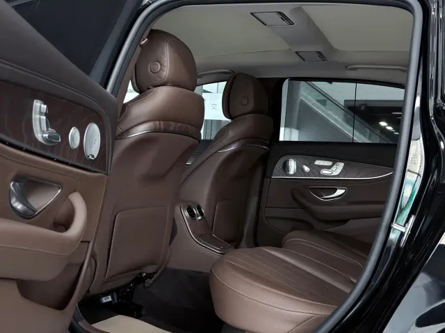 Mercedes-Benz E-Class — Фото автомобиля 11