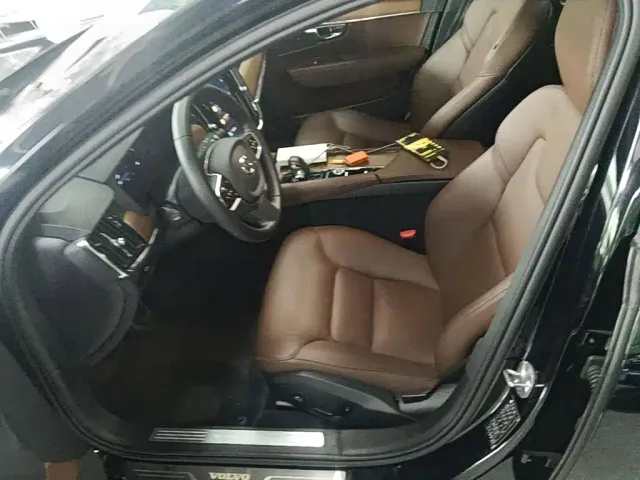 Volvo S90 — Фото автомобиля 14