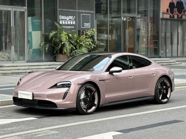 Фотография автомобиля — Porsche Taycan