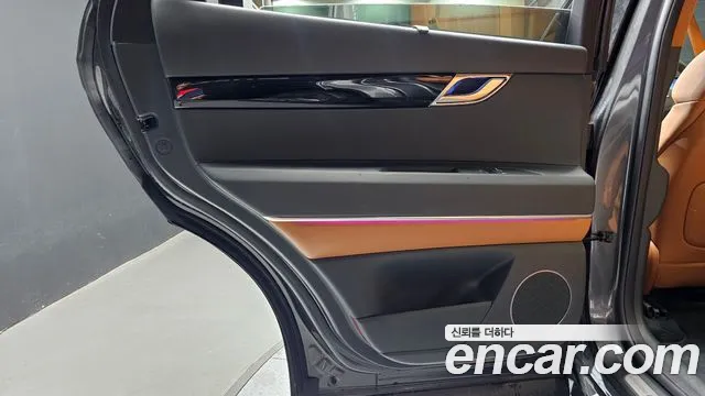 Genesis GV80 2.5T Бензин 2WD — Фото автомобиля 24