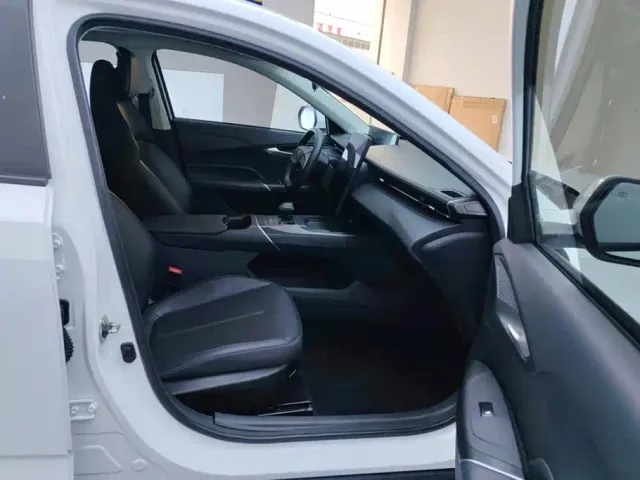 Changan Lamore — Фото автомобиля 8