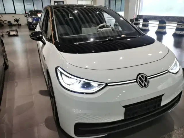 Volkswagen ID.3 — Фото автомобиля 3