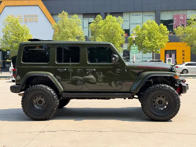 Jeep Wrangler — Фото автомобиля 11
