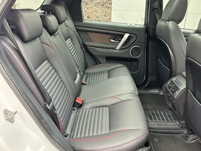 Land Rover Discovery Sport — Фото автомобиля 13