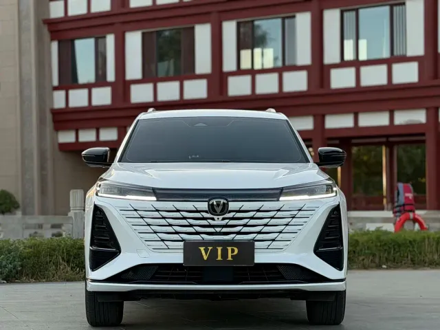 Changan CS75 Plus — Фото автомобиля 2