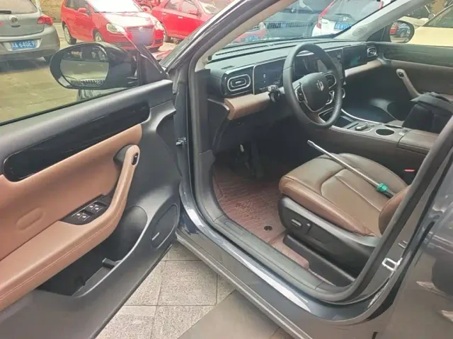 Leapmotor C11 — Фото автомобиля 15