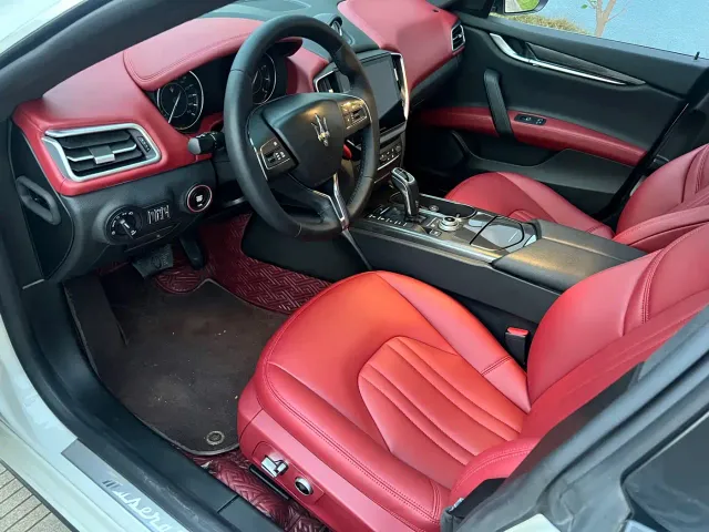 Maserati Ghibli — Фото автомобиля 11