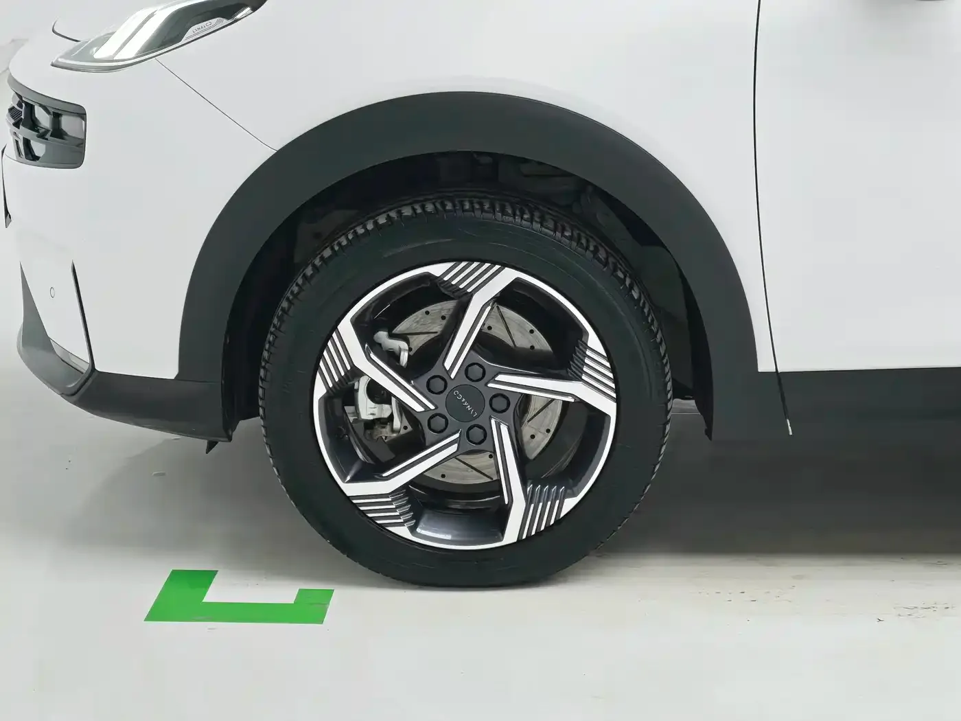 Lynk & Co Lynk & Co 06 2020 1.5T Power Pro — Фото автомобиля 8