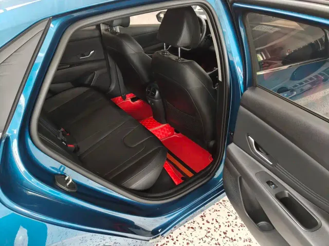 Hyundai Elantra — Фото автомобиля 10