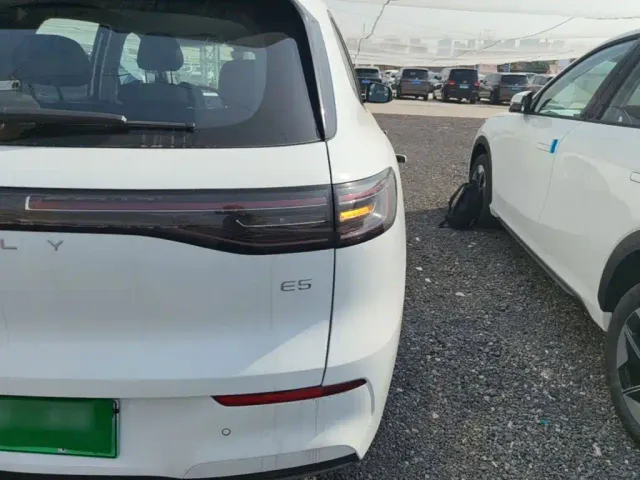 Geely Galaxy E5 — Фото автомобиля 7