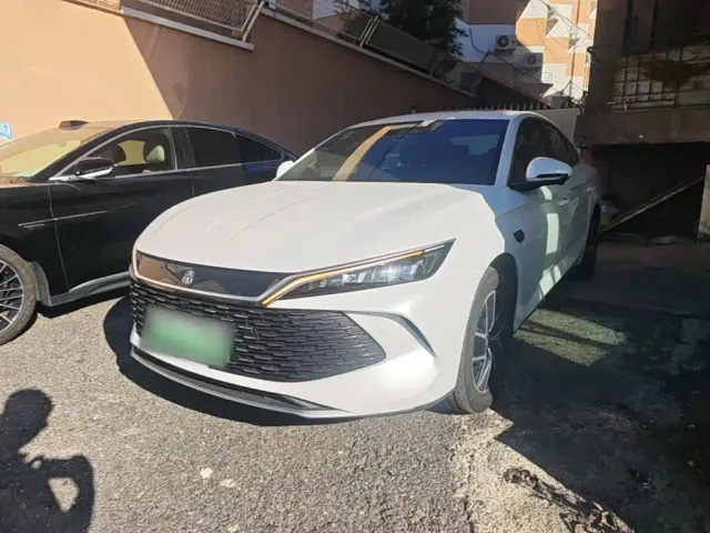 Фотография автомобиля — BYD Qin L