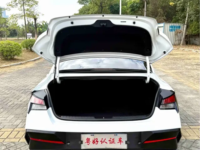 Hyundai Elantra — Фото автомобиля 21