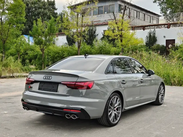 Audi S4 — Фото автомобиля 7