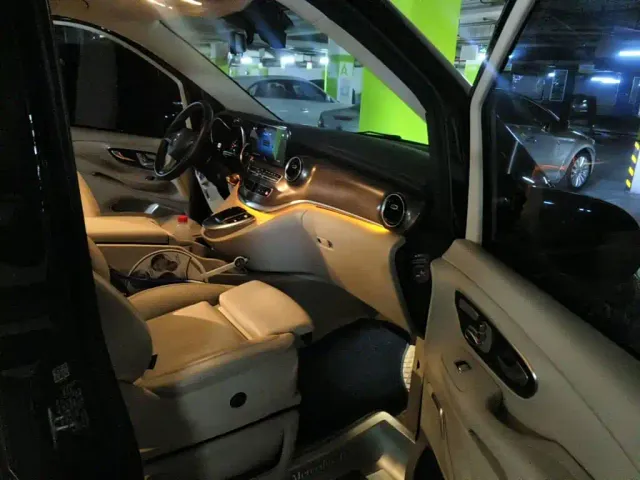 Mercedes-Benz V-Class — Фото автомобиля 12