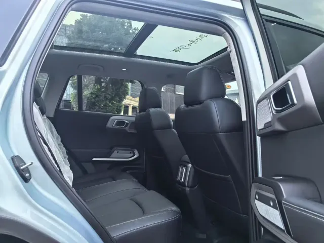 Fang Cheng Bao Titanium 3 2025 501KM AWD Smart Drive Ultra Edition — Фото автомобиля 7