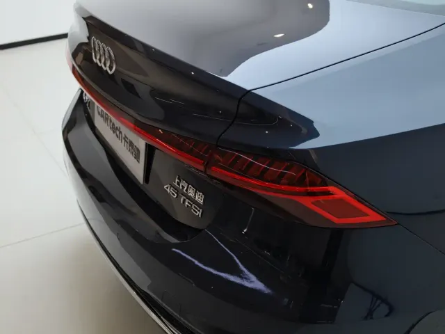 Audi A7L — Фото автомобиля 9