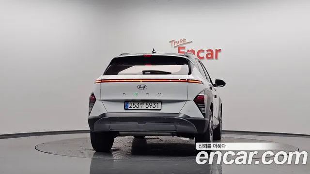 Hyundai Kona SX2 — Фото автомобиля 3