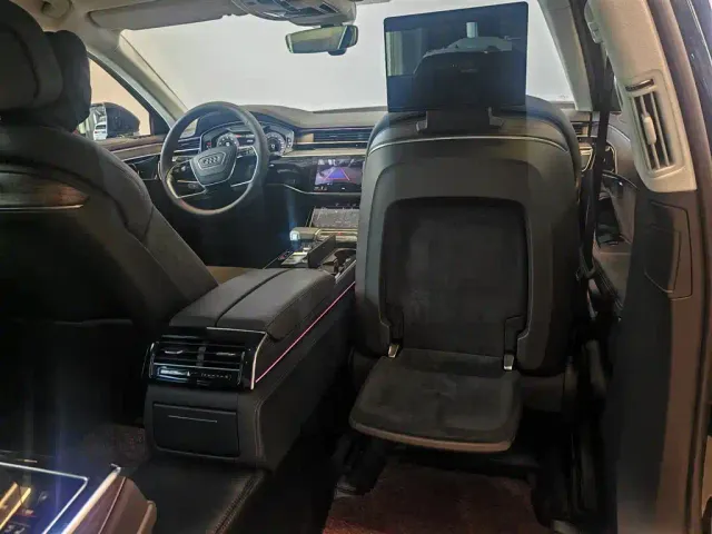 Audi A8 — Фото автомобиля 5